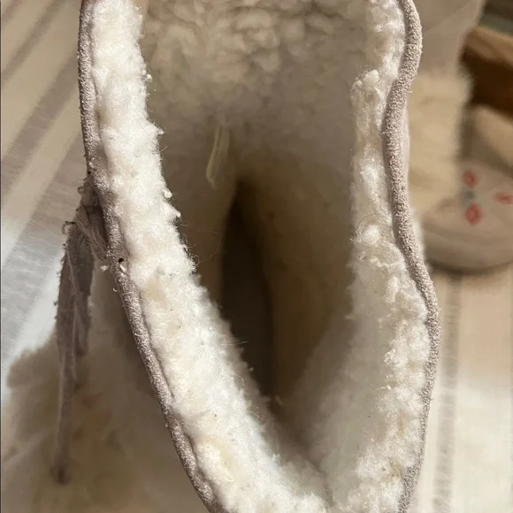 Airwalk Beige Fur-Lined Boots - Picture 7 of 7